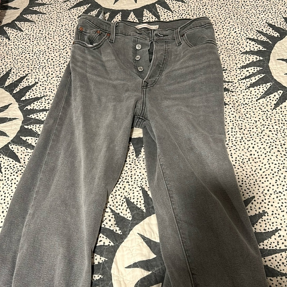 Levi’s rib cage straight ankle jeans